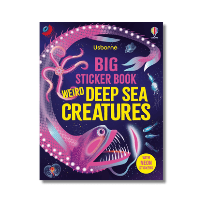 monstri marini cu dinti mari pe un fundal albastru