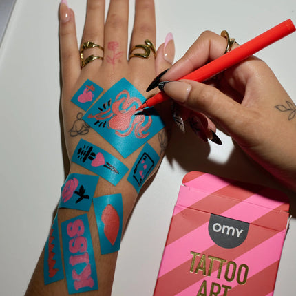 mod folosire kit tatuaje temporare OMY tattoo art - I Love You - miniLama