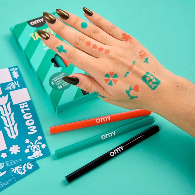 tatuaje realizate cu kit creativ tatuaje temporare OMY tattoo art - Flower Power - miniLama