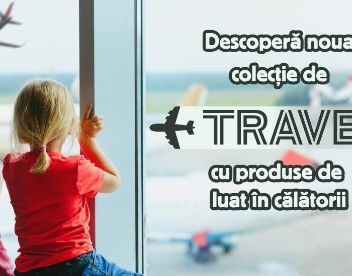 copii uitandu-se la avioanea in aeroport